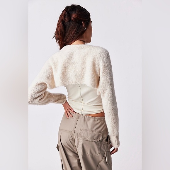 Free People cozy cream Crop Long Sleeve 6% cashmere Bolero One Size NEW - Picture 3 of 3